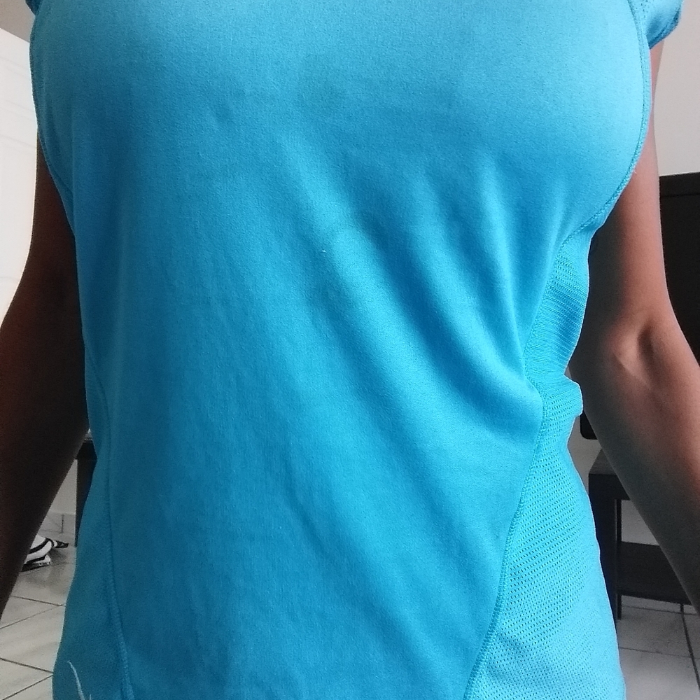 Nike athletic tank top - Picture 2 of 3